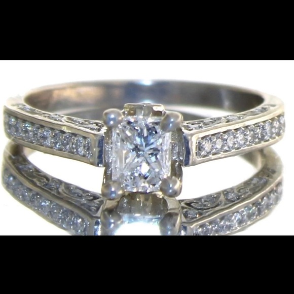 Beautiful 1.19 Carat Diamond Ring!! - Picture 2 of 4